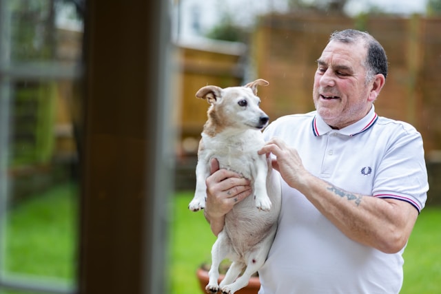 Residents at Maplebrook Care Home enjoy pet therapy